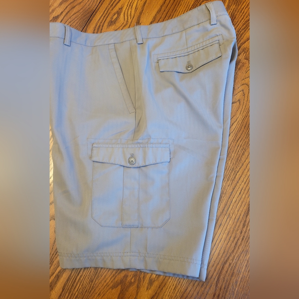 Men's Island Republic Flat Front Khaki Cargo Shorts 38" waist 9" inseam